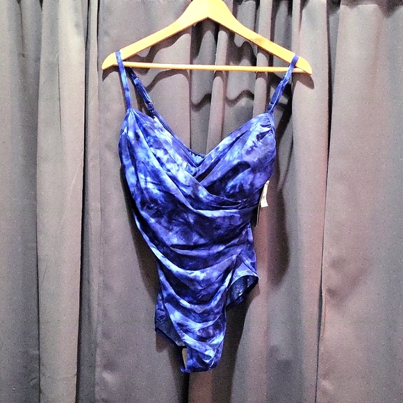 Aqua Green Swim Aqua Green Womens One Piece Blue And White Tiedye